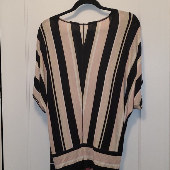 BCBG Cool top - Picture 2 of 4